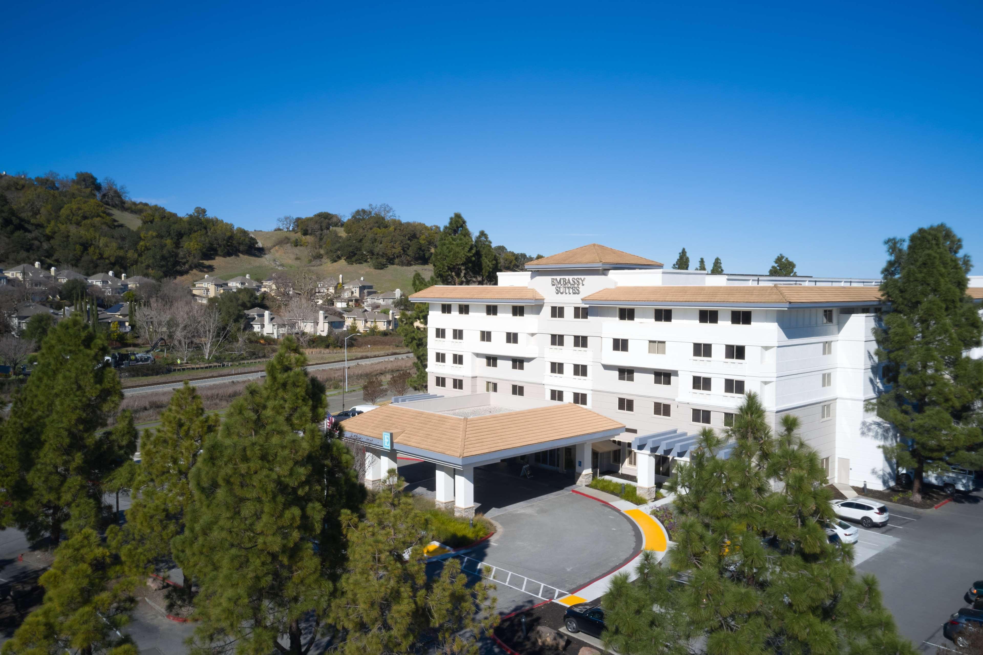 Embassy Suites By Hilton San Rafael Marin County Exteriör bild